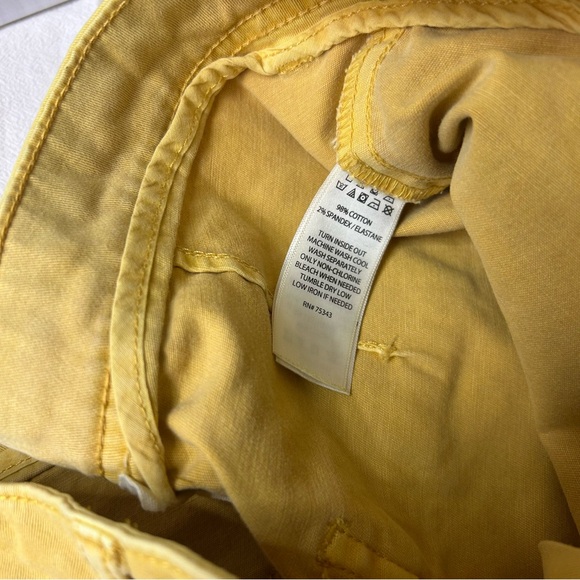 C & C California Mid Rise Mom Shorts Women Size 6 Yellow Mustard - Picture 4 of 5